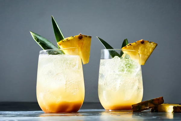 Guava-pineapple spritz