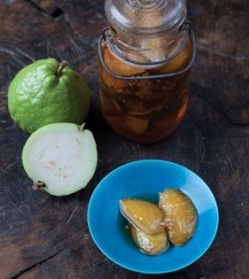 Guava preserve (Moraba-ye guava)