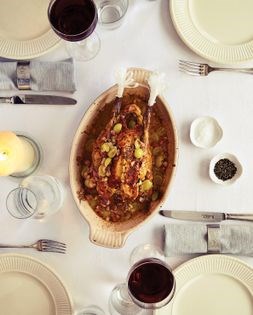 Guinea fowl with Prosecco-green grape sauce