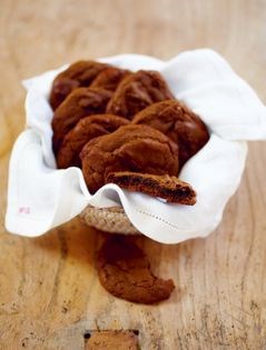 Gunning gingerbread cookies