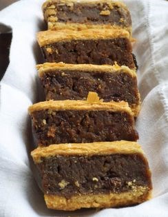 Gur cake