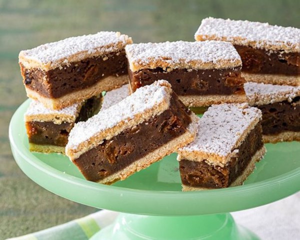 Gur cake [shortcrust pastry]