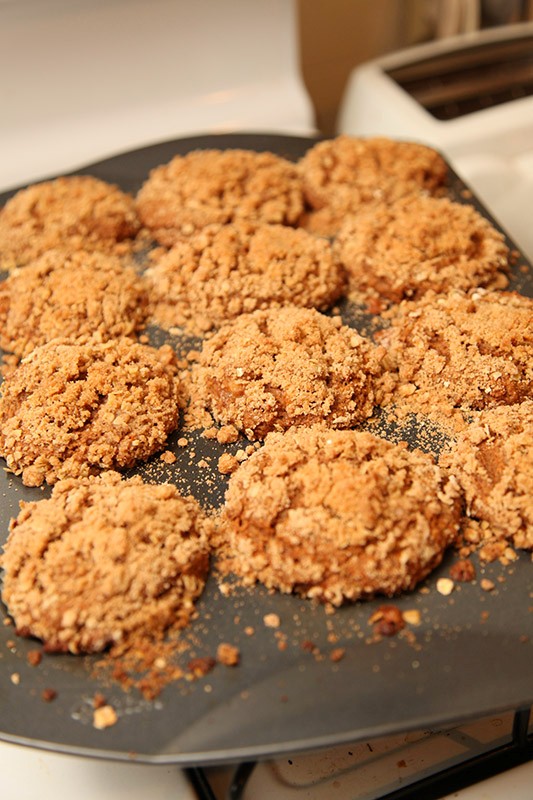Hadley’s vegan apple spice muffins with oatmeal streusel topping