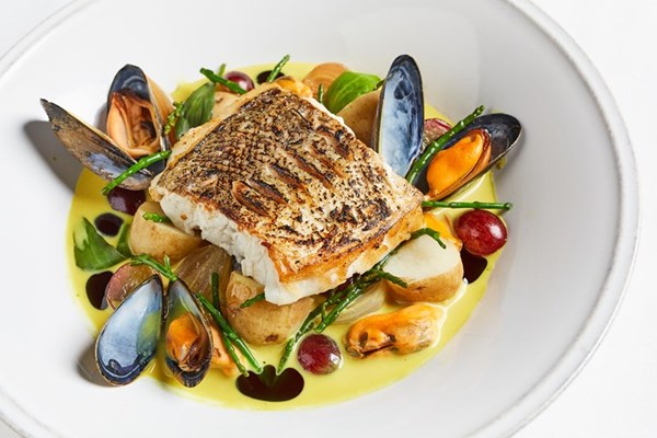  Hake with mussels, potatoes and light curry velouté