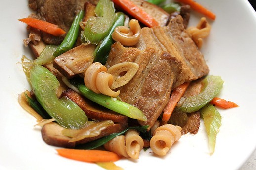 Hakka-style stir-fry with pork and squid