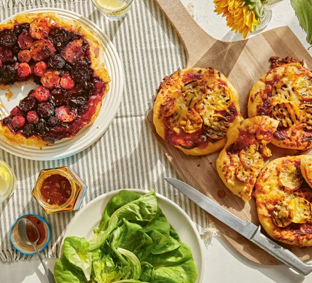 Halloumi, mango, courgette and tarragon pizzettes