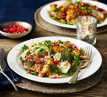 Halloumi, pomegranate & walnut salad