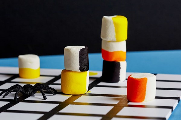 Halloween dip-dyed marshmallows