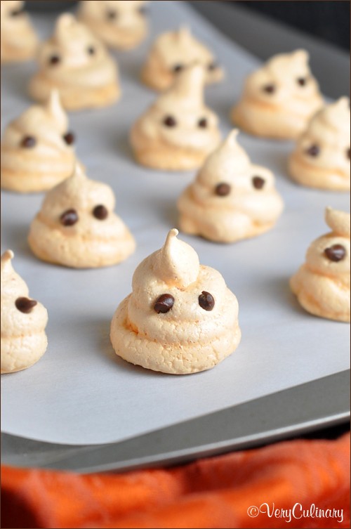 Halloween ghost meringues