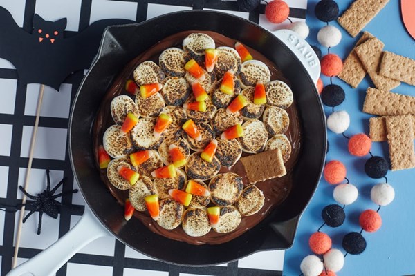 Halloween s'mores skillet