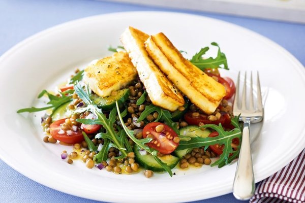 Haloumi, lentil and rocket salad
