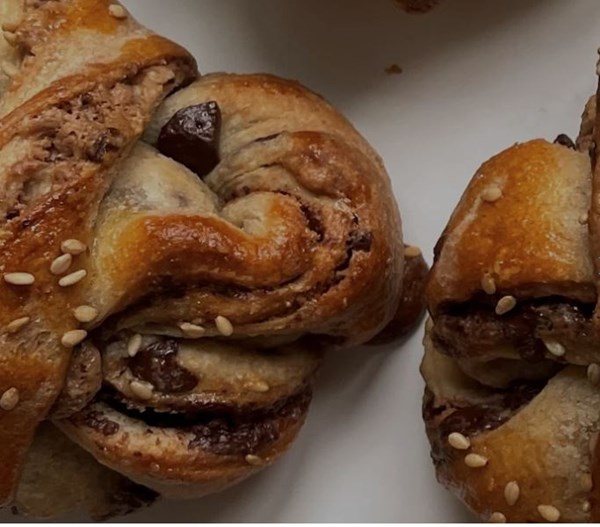 Halva, dark chocolate, sesame twist buns