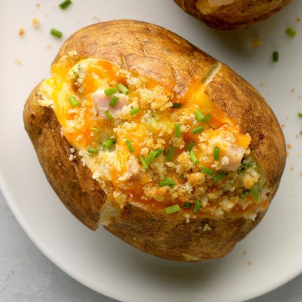 Ham & broccoli baked potatoes