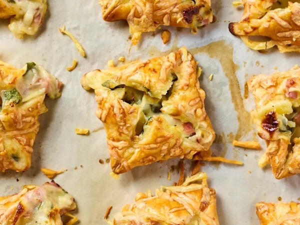 Ham & cheese puff pastry pockets 