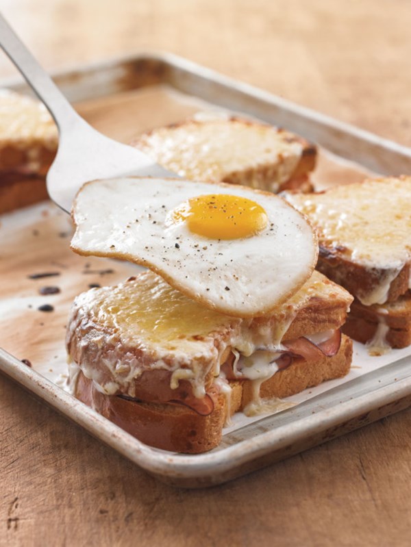 Ham & Gruyère croque madame 