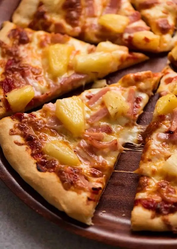 Ham & pineapple pizza