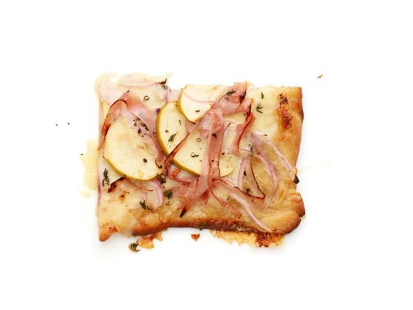 Ham and apple pizza