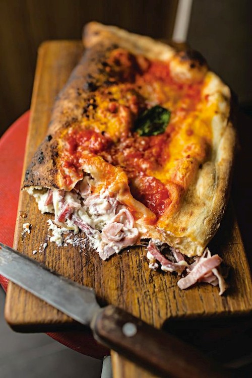 Ham and cheese calzone (Calzone di prosciutto e ricotta)