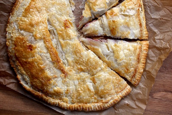 Ham and cheese puff pastry pie