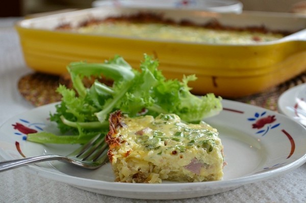 Ham and cheese quiche with hash brown crust