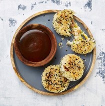 Ham and mozzarella rice cakes