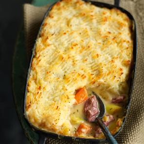 Ham hock, leek and cider pie with mustard mash