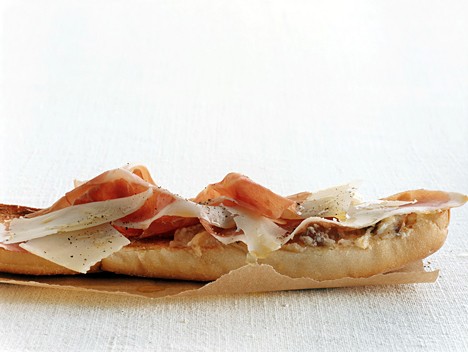 Ham, Manchego, and fig tartines