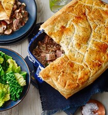 Ham, mushroom and chestnut pie
