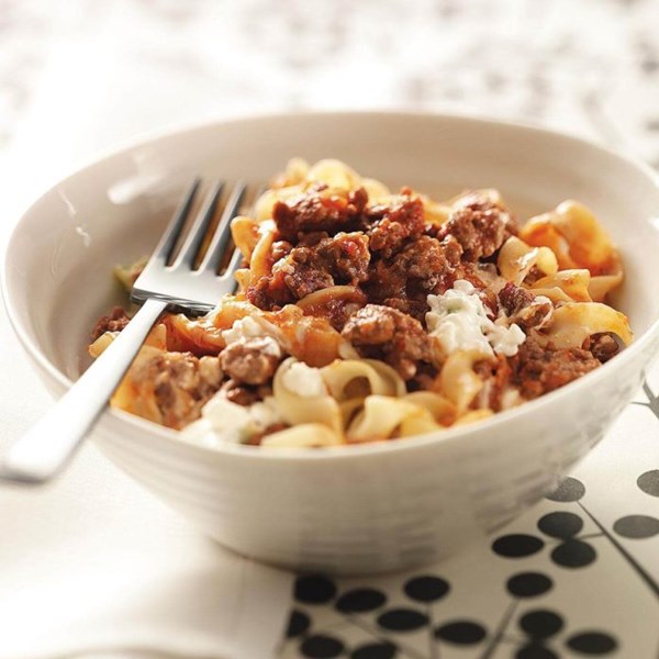 Hamburger noodle bake