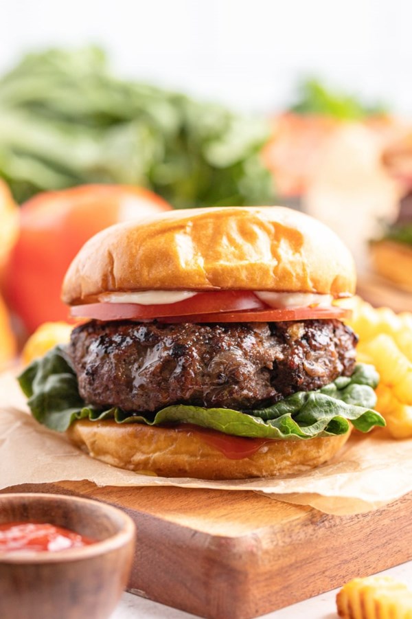 Hamburgers with Cabernet and sauteed onions