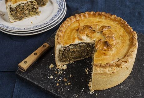 Hand-raised mushroom pie