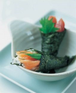 Hand-rolled sushi (Temaki-zushi)