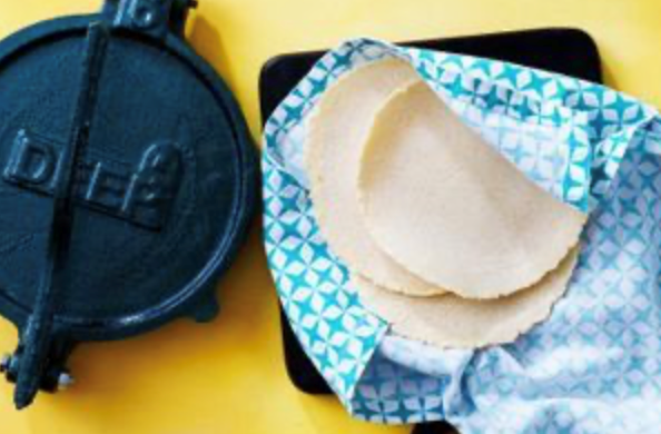 Handmade corn tortillas [Daniella Guevara Muñoz]