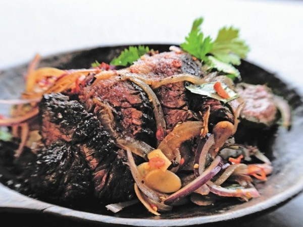 Hanger steak salad