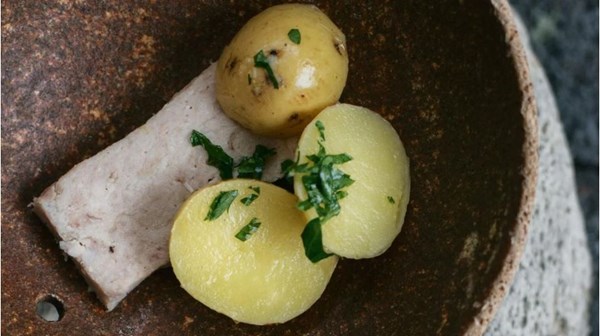 Hangi-style chicken thigh terrine