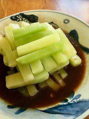 Hangzhou-style fresh celtuce stems (Jiāngzhī wōsŭn / 薑汁萵筍)
