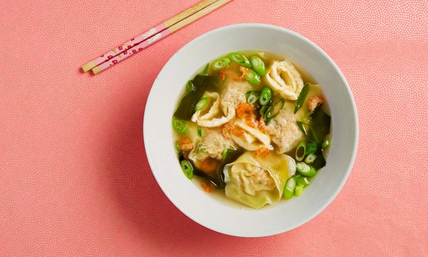 Hangzhou wontons in soup