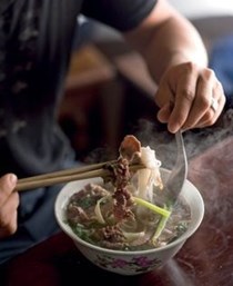 Hanoi beef noodle soup (Pho bò Hà Nôi)