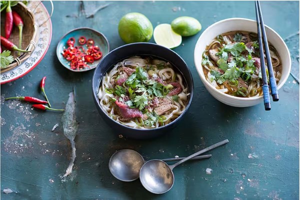 Hanoi beef noodle soup (Pho bò Hà Nôi)