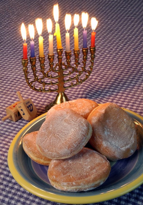 Hanukkah doughnuts (Sogfganiyot)