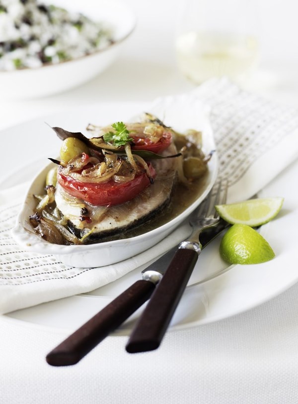 Hapuka and tomatoes Veracruz-style