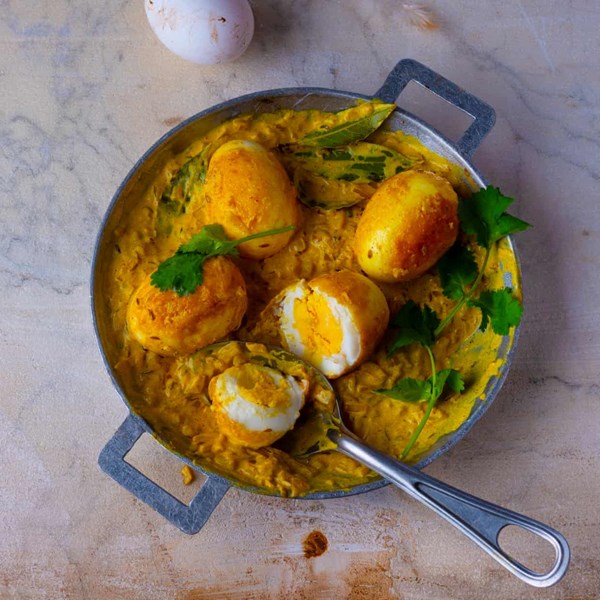 Hard-boiled eggs in gravy (Anda curry)