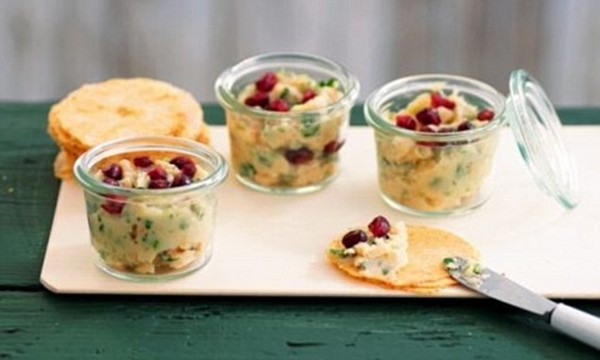 Haricot bean spread with pomegranate seeds