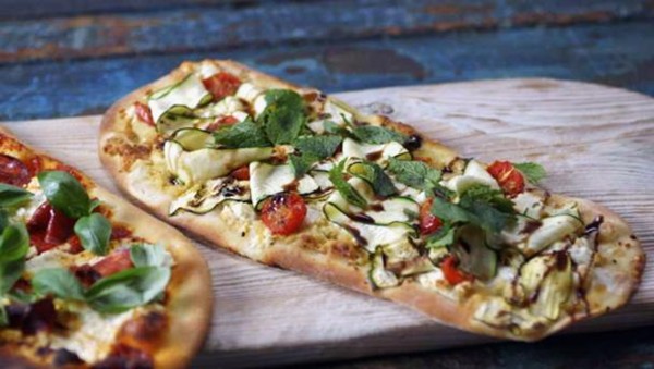 Harissa, chili & sausage pizza with fennel seed & arugula