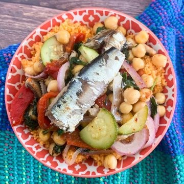 Harissa couscous with sardines