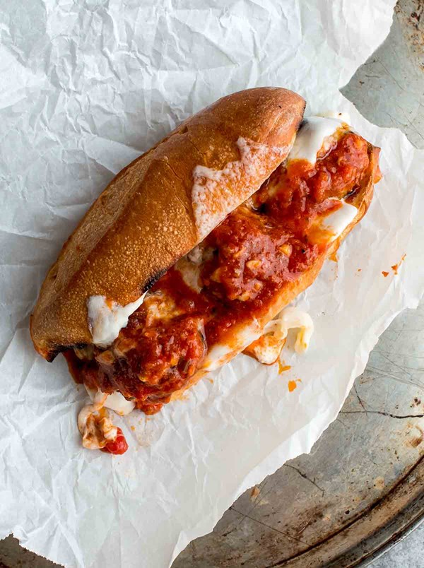 Harissa meatballs sandwiches