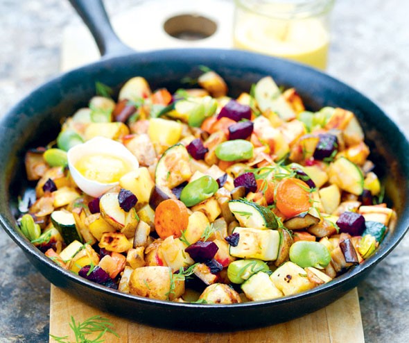 Hash pan with broad beans (Biksemad)