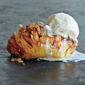 Hasselback apples