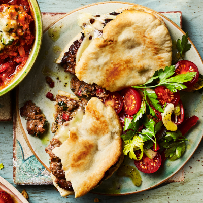 Hawawshi with pepper, tomato & parsley sauce