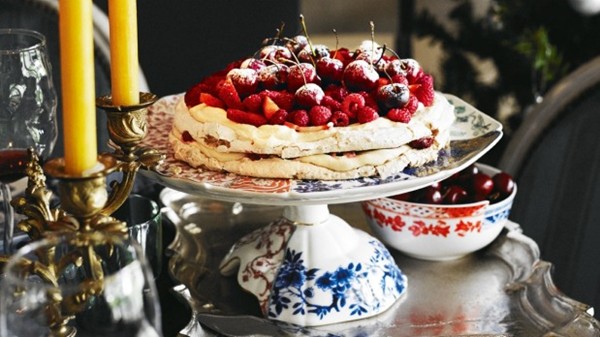 Hazelnut and brown sugar meringue cake